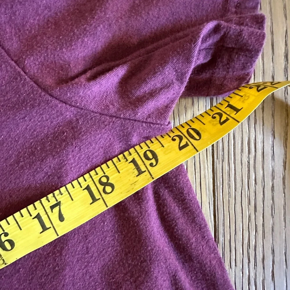 Banana Republic Premium Wash Tee – Burgundy – Men’s Size M